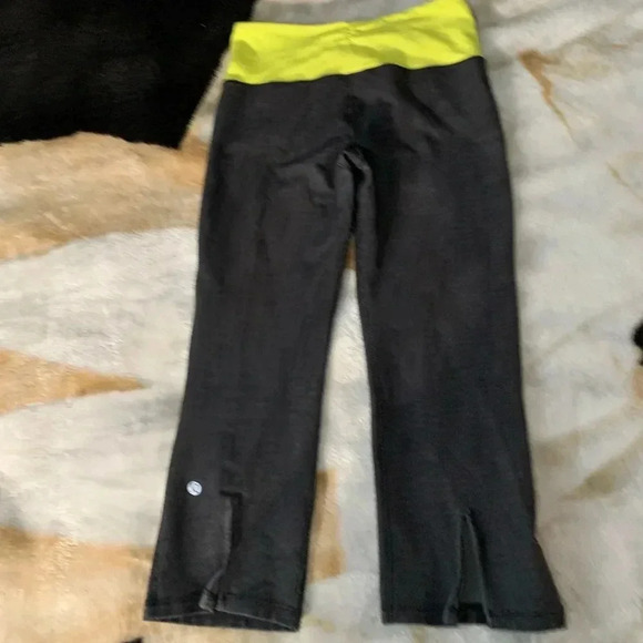 Lululemon gather and crow crops denim - Picture 8 of 13